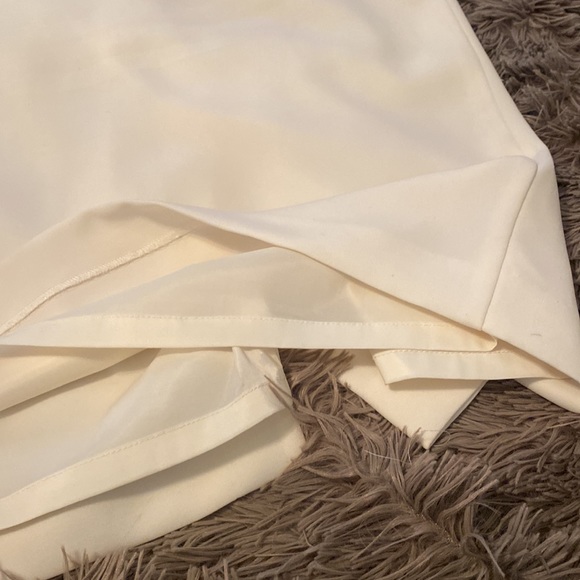 ivory with black beads - Picture 5 of 17